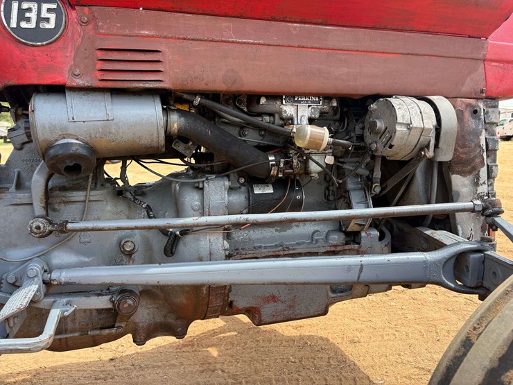 massey-ferguson-mf135-image-24