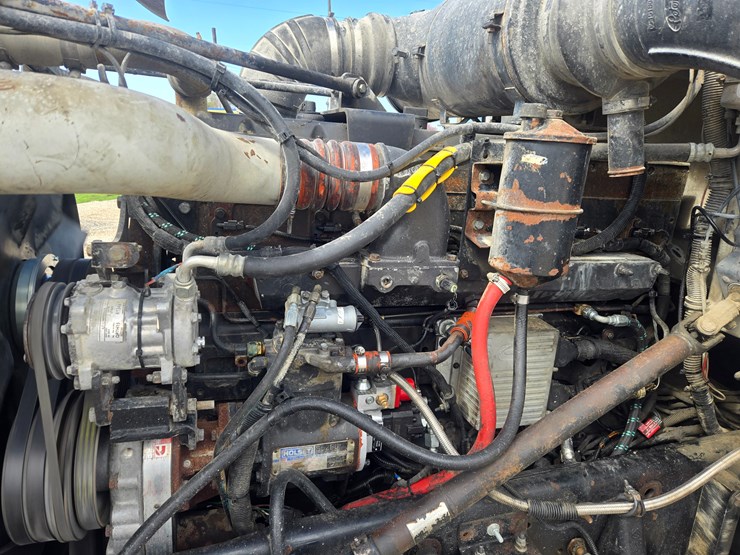 1996-peterbilt-377-image-34