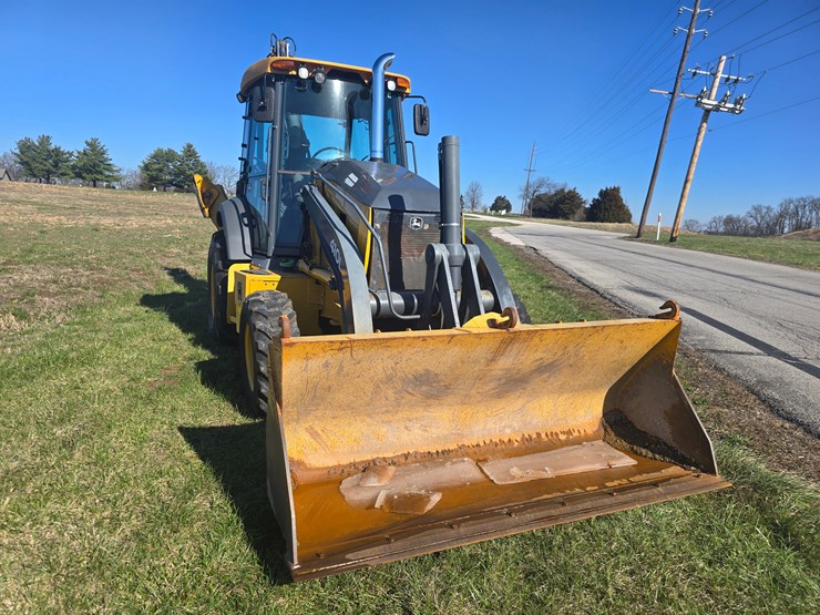 2015-deere-410l-image-14