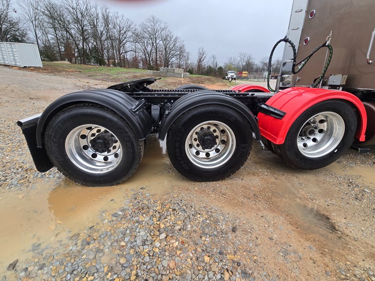 2017-western-star-5700xe-image-114