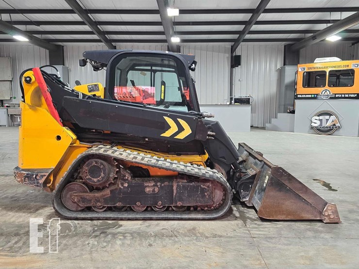 2021-jcb-3ts-8t-image-6