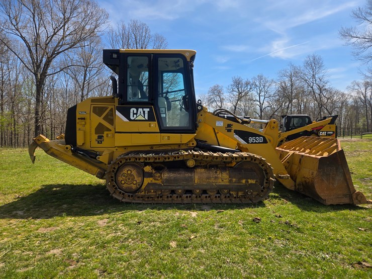 2014-caterpillar-953d-image-19