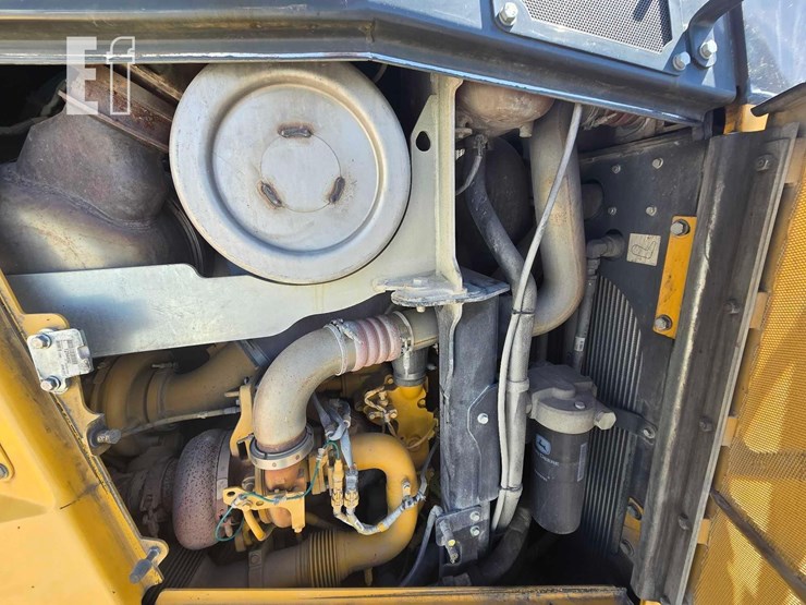 2018-deere-1050k-image-32