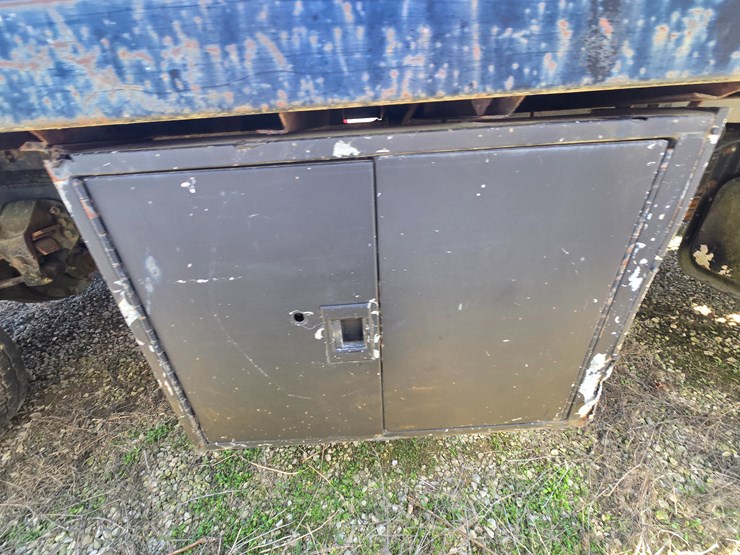 1997-ford-f700-image-72