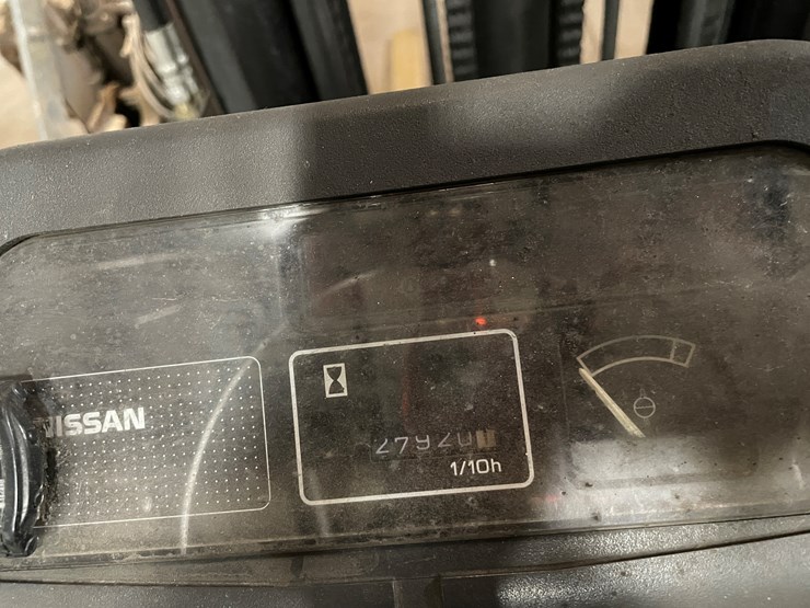 #1467-•-nissan-forklift-(e)-image-24