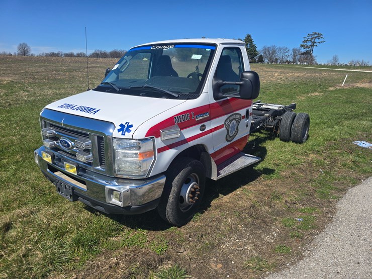 2016-ford-e450-image-2