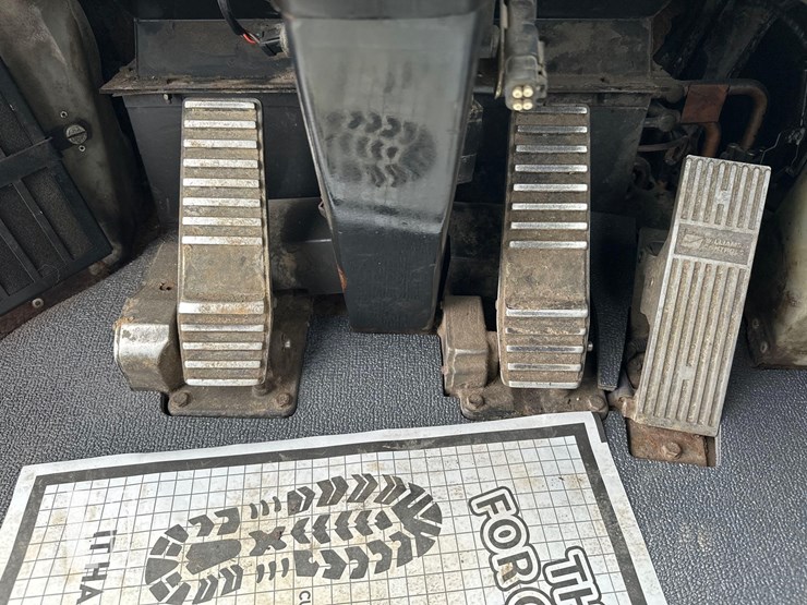 2015-caterpillar-815f-2-image-17