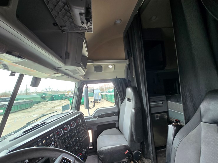 #22610-•-2019-mack-anthem-sleeper-truck-image-43
