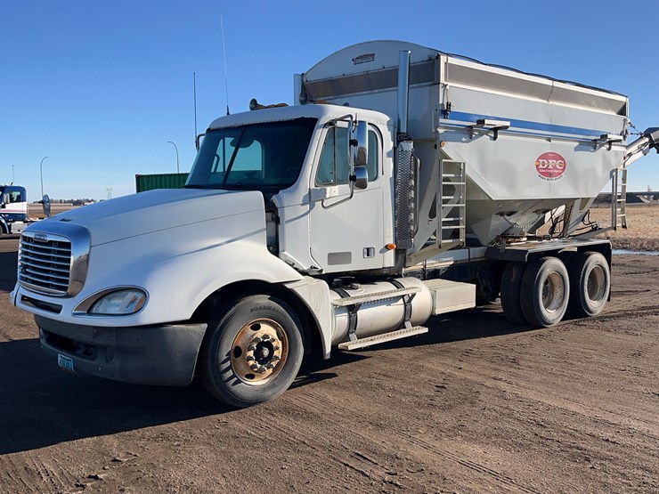 2004-caterpillar-c12-image-1