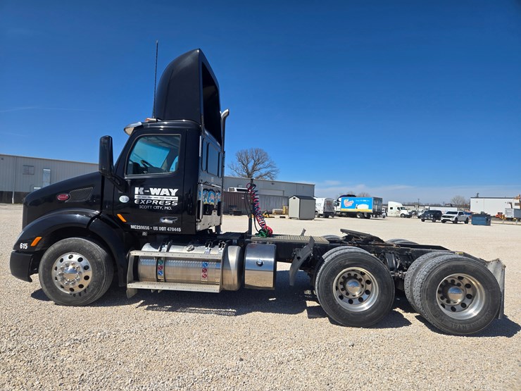 2016-peterbilt-579-image-7