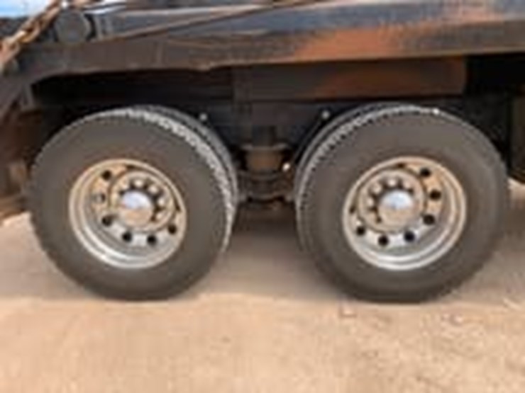 2005-kenworth-t800b-image-9