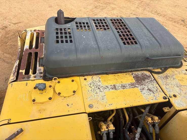 komatsu-pc200-image-22