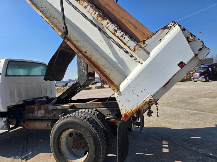 #22520-•-2002-gmc-c7500-dump-truck-image-52