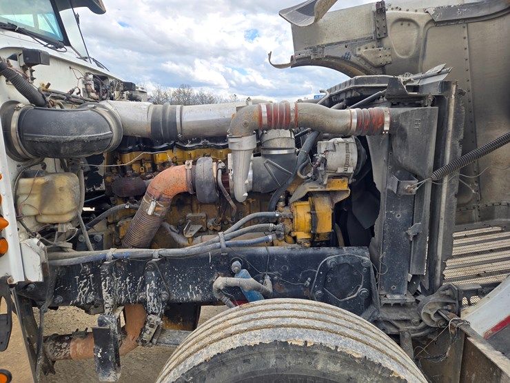 2000-peterbilt-379-image-41