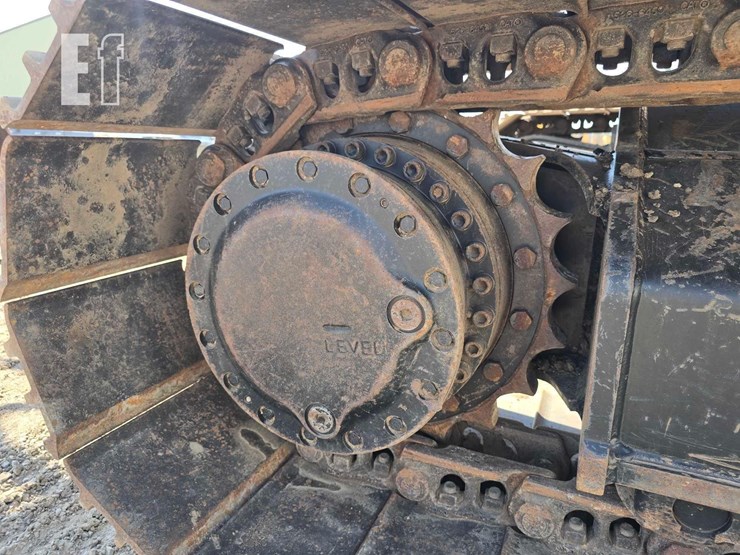 2020-caterpillar-323-image-32