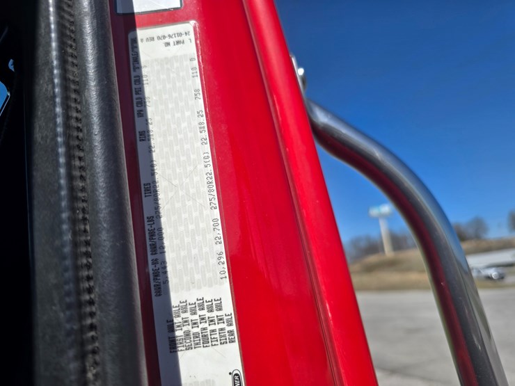 2005-freightliner-m2-106-image-39