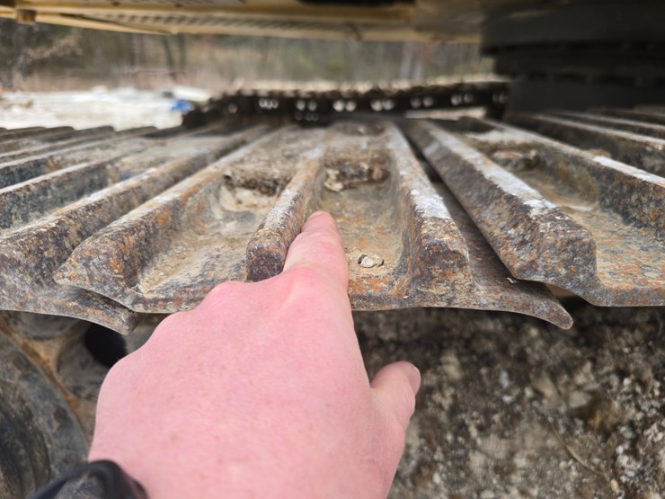 2013-deere-160g-lc-image-38