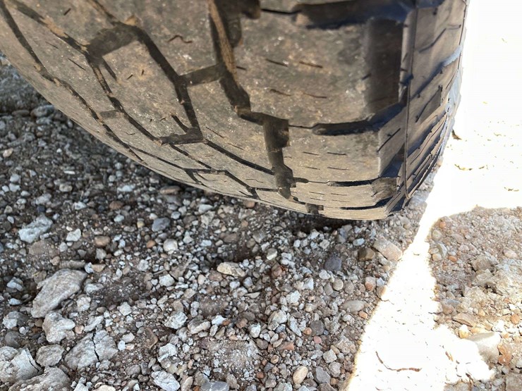 2019-chevrolet-silverado-1500-image-21