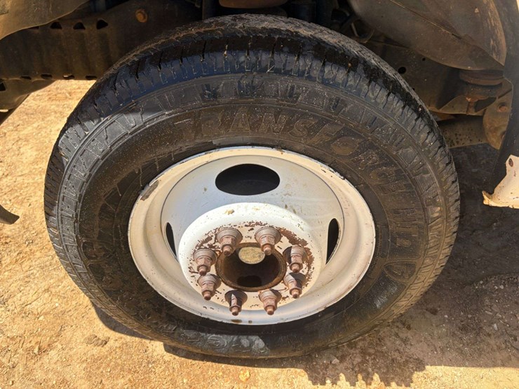 2011-ford-e350-image-10