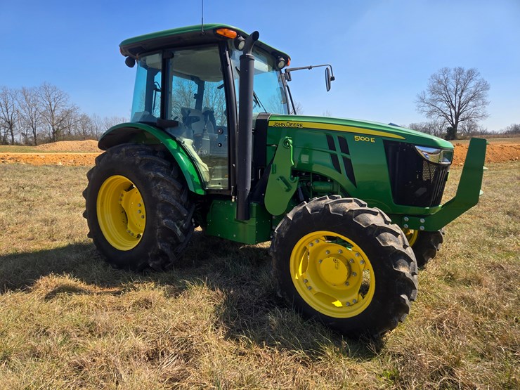 2019-john-deere-5100e-image-17
