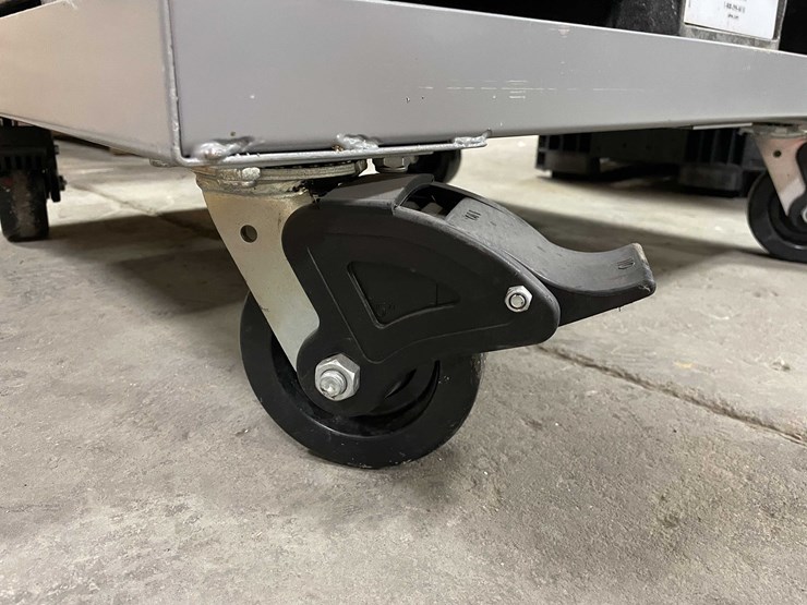 #7070-•-bulk-container-and-dolly-(f)-image-10