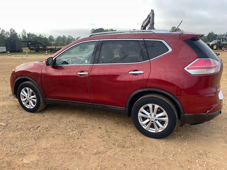 2015-nissan-rogue-image-2