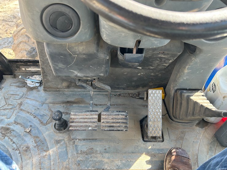 2005-caterpillar-420d-image-55