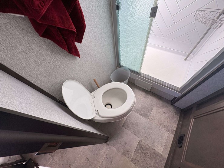 2020-coleman-dutchman-travel-trailer-image-17