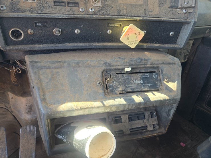 1998-mack-rd688s-image-79