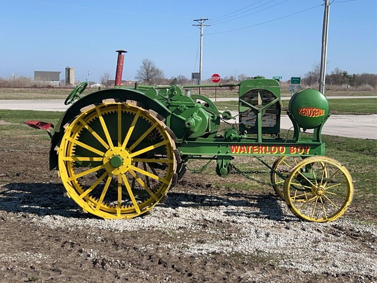 12-25-waterloo-boy-model-n-image-2