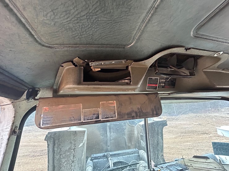 2001-mack-rd688s-image-54