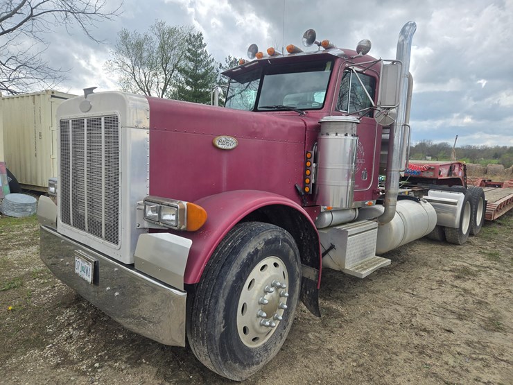 1994-peterbilt-379-image-1