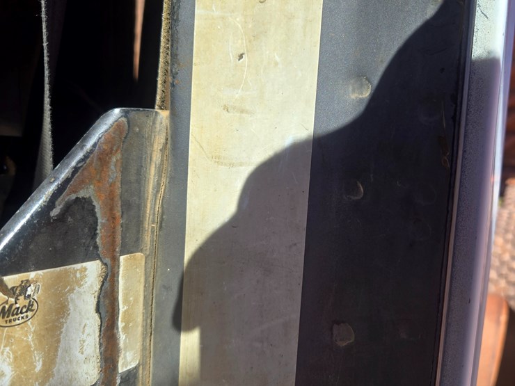 1994-mack-rd690s-image-66