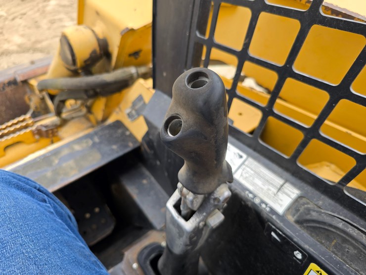 #22607-•-2008-deere-332t-skid-steer-image-55