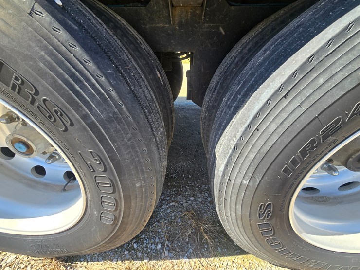 2010-timpte-hopper-bottom-image-41