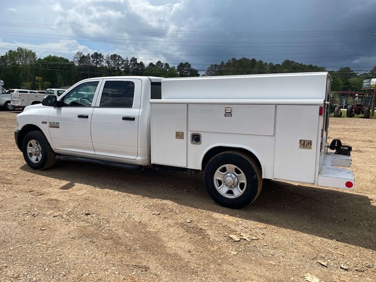 2015-dodge-ram-2500-image-2