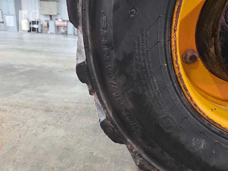 2008-jcb-930-image-26