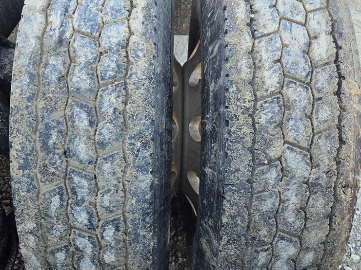 2014-freightliner-cascadia-125-image-93