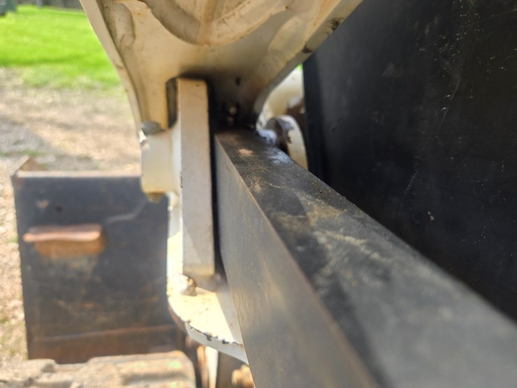 2010-bobcat-t650-image-84