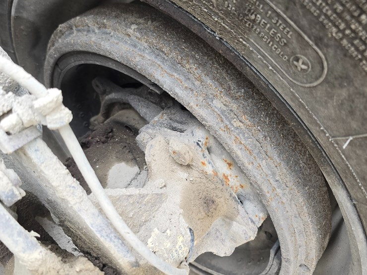 #22589-•-2006-mack-cv713-granite-roll-off-garbage-truck-image-22