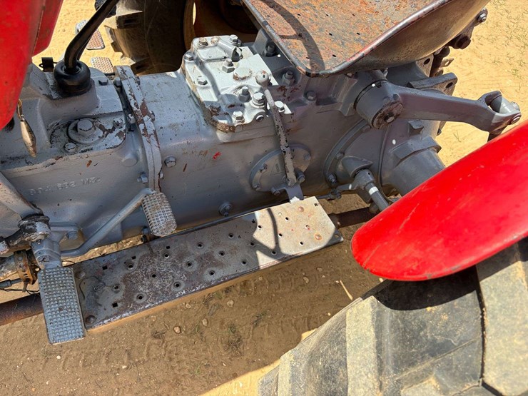 massey-ferguson-mf135-image-14