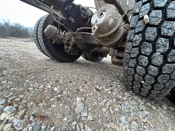 2001-mack-rd688s-image-70