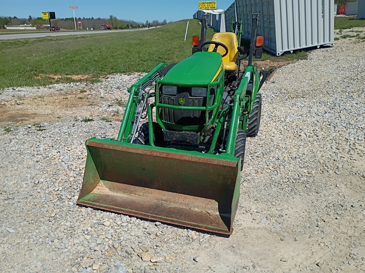 2013-john-deere-1025r-image-16