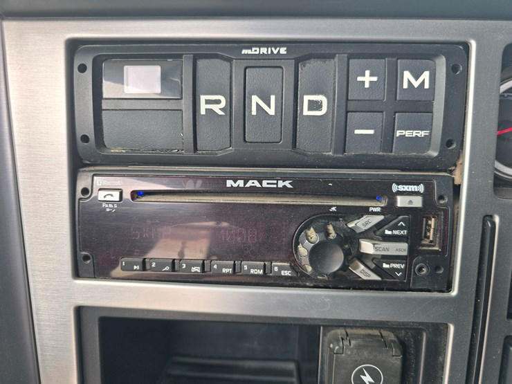 #22592-•-2019-mack-anthem-sleeper-truck-image-51