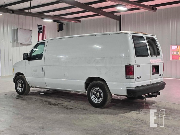 2005-ford-e150-image-4