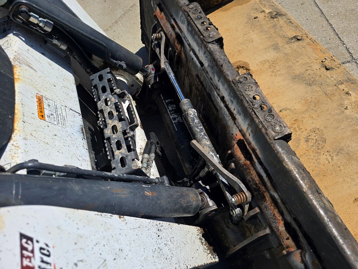 2020-bobcat-t770-image-20