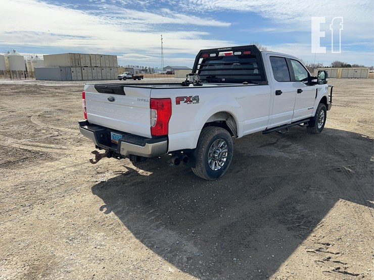2020-ford-f350-xl-image-4