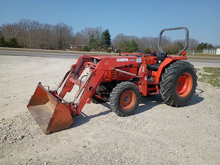 2001-kubota-l4300-image-2