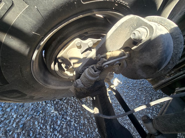 2014-freightliner-cascadia-125-image-50