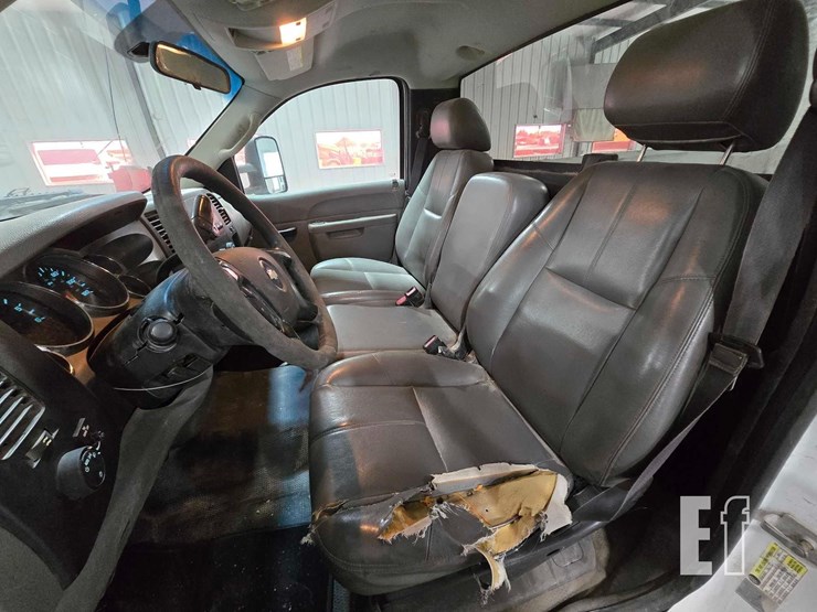 2014-chevrolet-2500hd-image-9